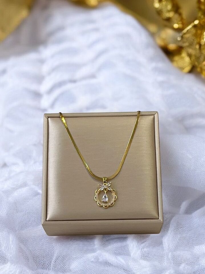 Taşlı İtalyan Zincir Gold Kararmaz Çelik Kadın Kolye