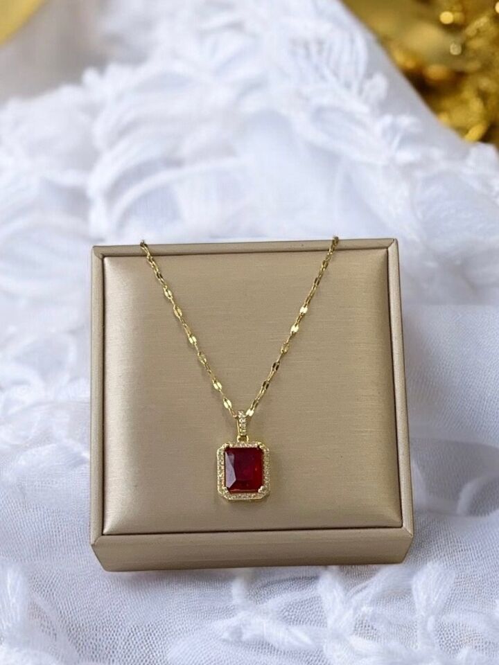 Bordo Taşlı Gold Kararmaz Çelik Kadın Kolye