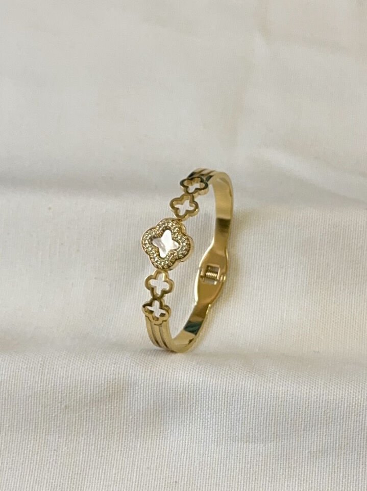 Gold Taşlı Yonca Çelik Kelepçe Bileklik