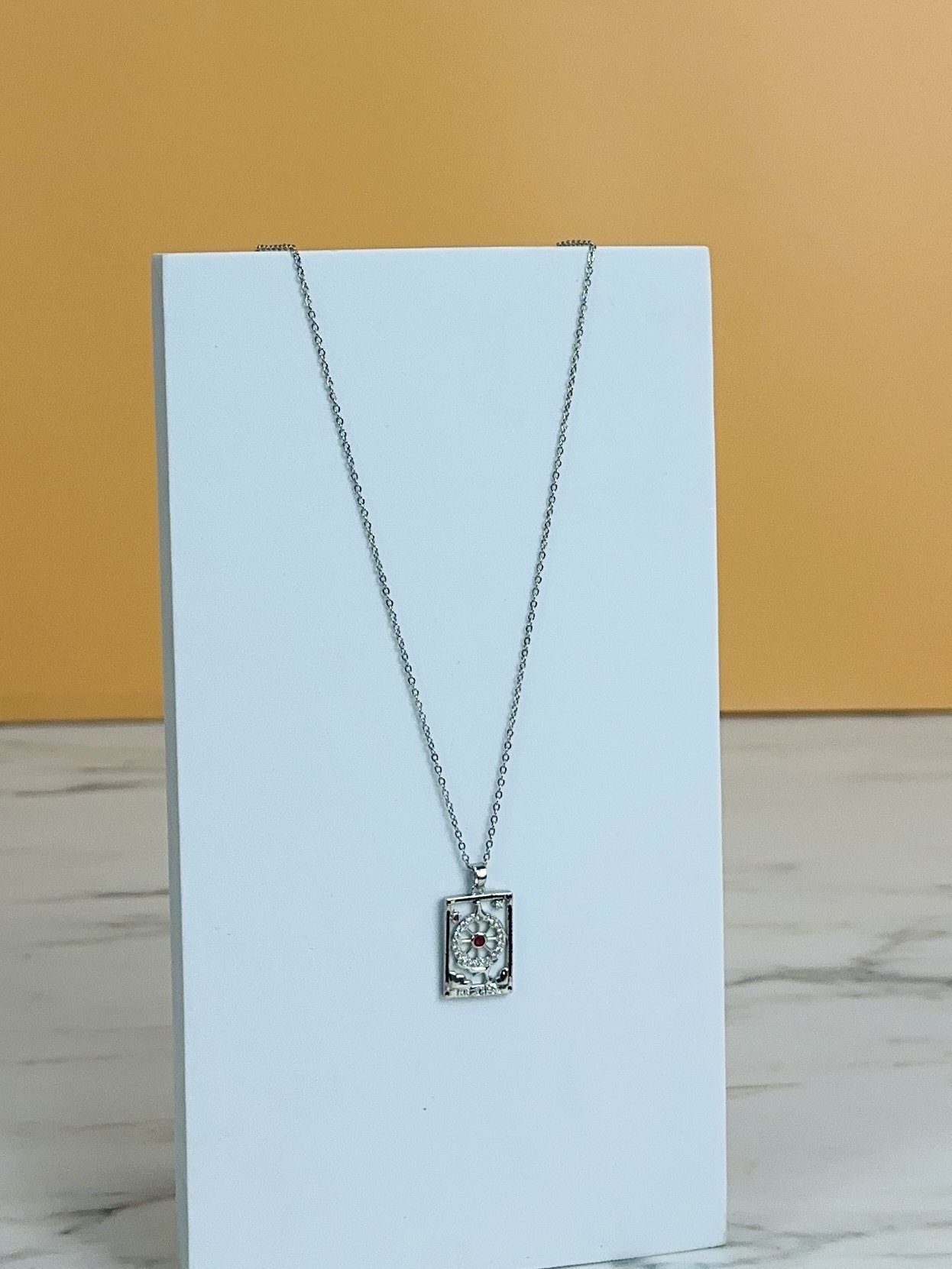 Gri Tarot Kararmaz Çelik Kadın Kolye Bordo