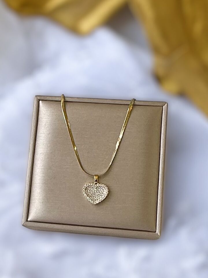 Kalpli Taşlı Gold Kararmaz Çelik Kadın Kolye